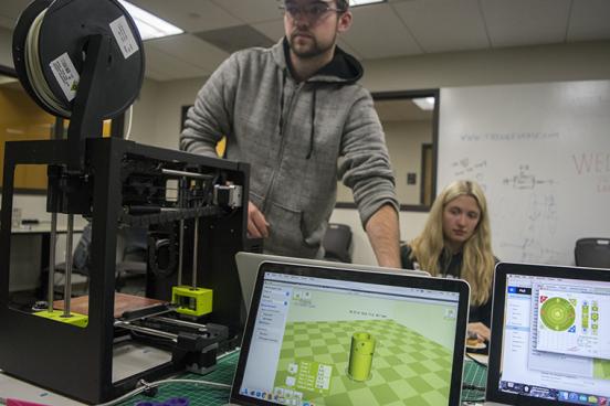 Students and computers in the SSU Makerspace