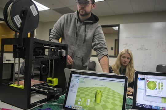 Students and computers in the SSU Makerspace